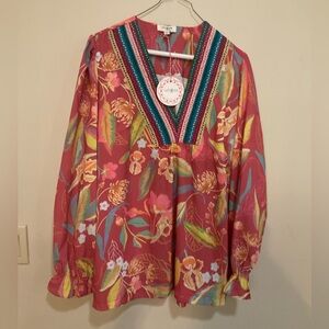 Umgee v- neck top with Contrasting Stripe Trim